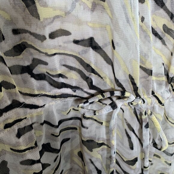 Chicos Easywear Sheer Animal Print Blouse Medium Tan Brown Fall Top - Picture 9 of 10